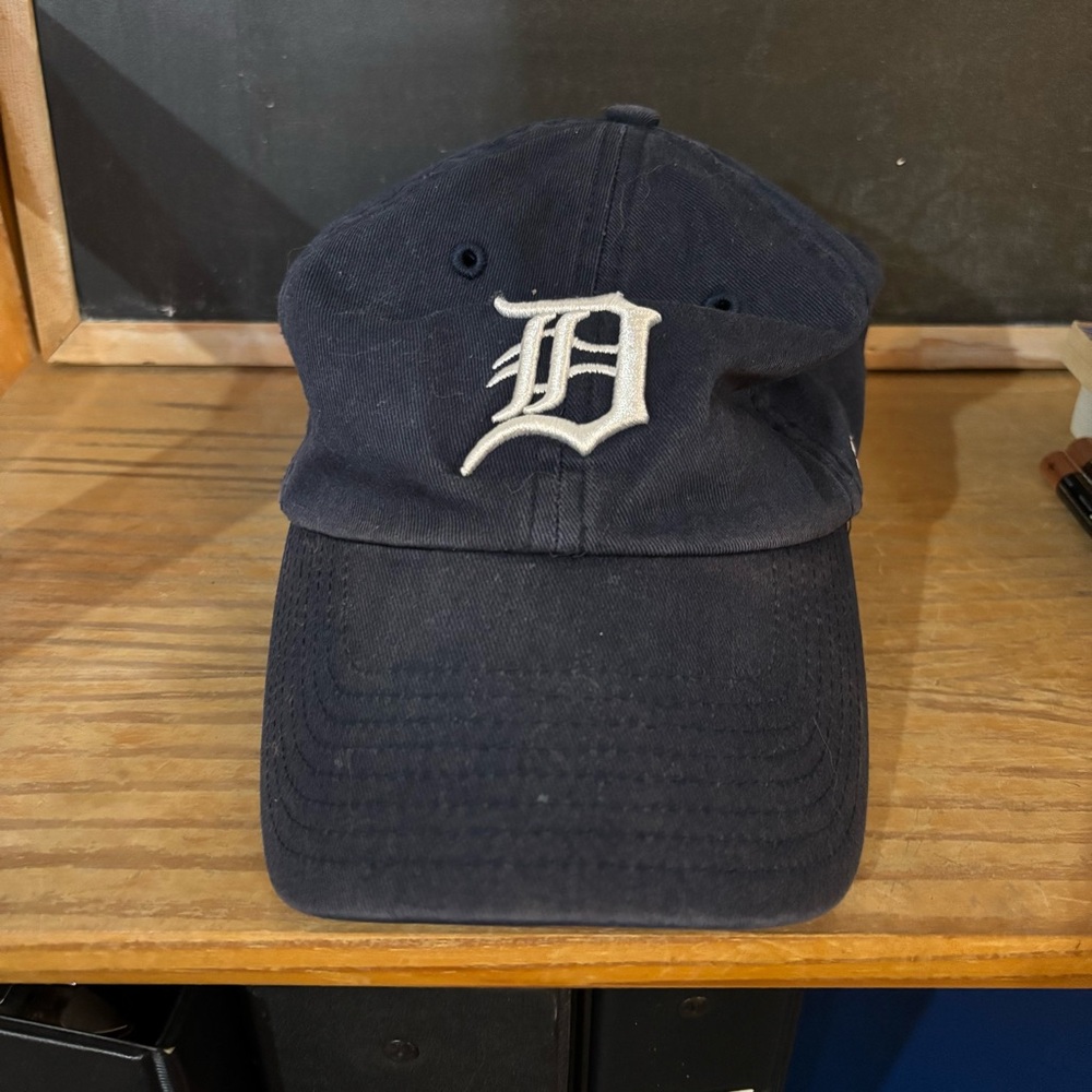 Detroit Tigers baseball cap navy and white